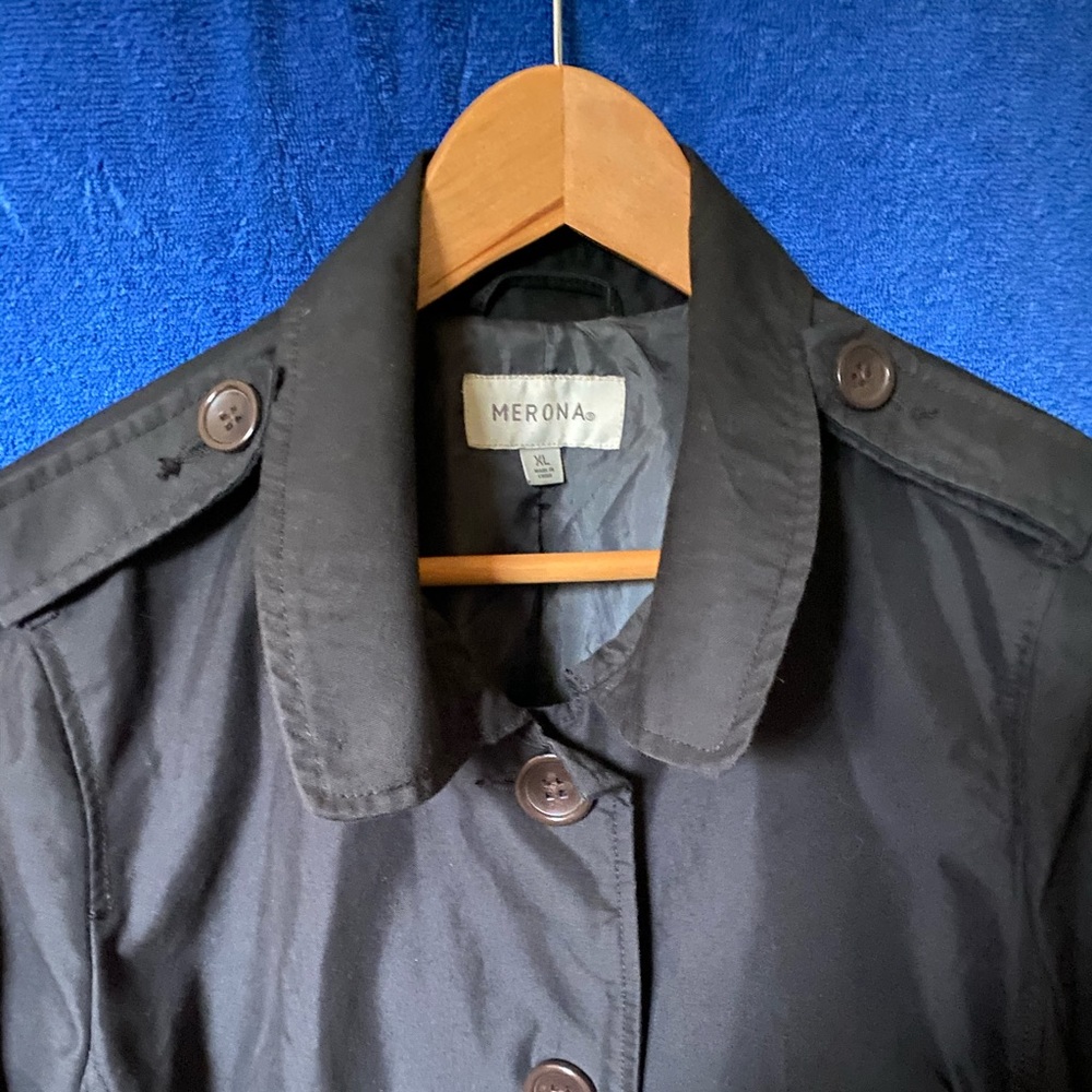 Black Rain jacket - shot waist